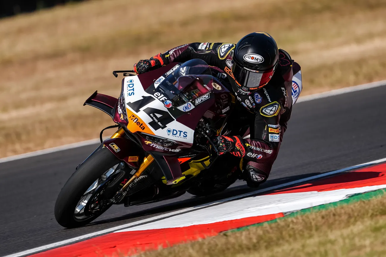 WorldSBK Donington Park FP1: Nicolo Bulega Liderliği Ducati’ye Damga Vurdu!