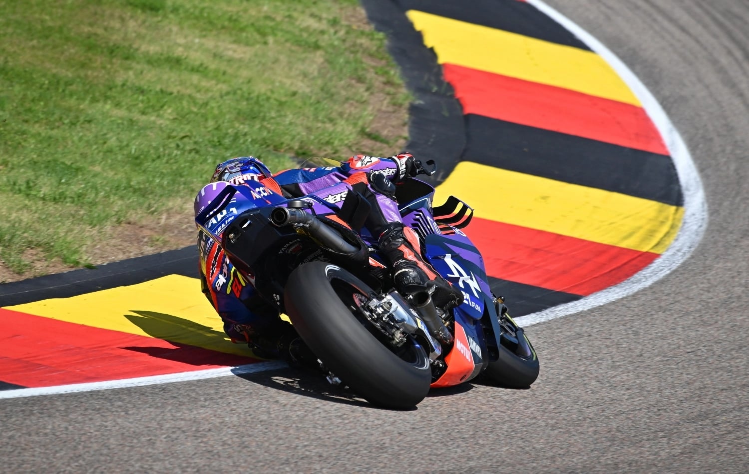 Toprak Razgatlıoğlu, lastik sorunu yüzünden Sachsenring Sprintte 17.lik yaptı