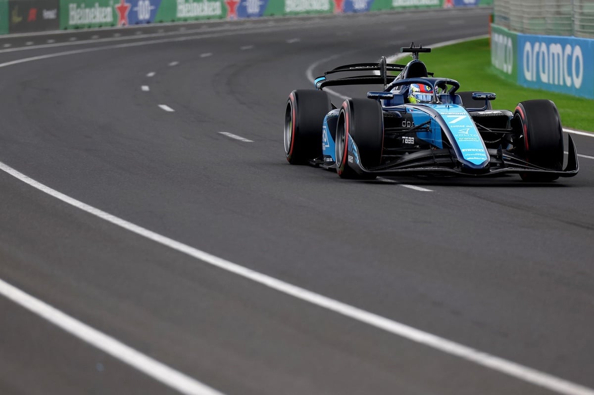 FIA F2 Avustralya sıralama turları: Beganovic sezonu pole pozisyonuyla açtı, Stenshorne ikinci