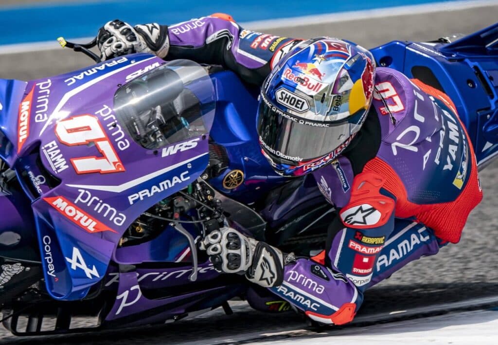 Tayland’da Tarihi Cuma: İlk Türk MotoGP Pilotumuz Toprak Piste Çıktı, Bezzecchi Rekor Kırdı!