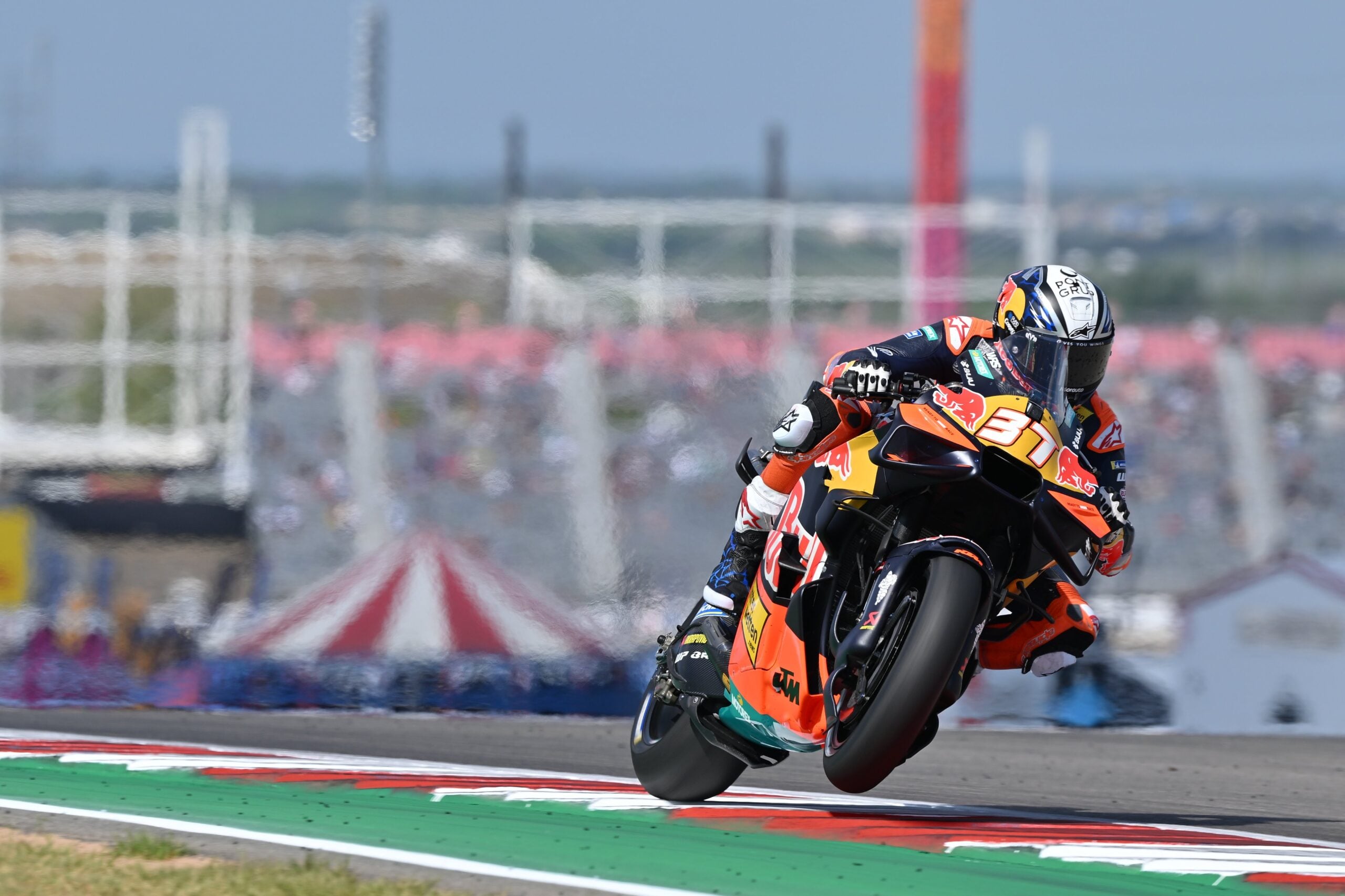 MotoGP Austin FP1: Marc Marquez’den 192 KM/S Hızla Korkutan Kaza! Acosta Lider