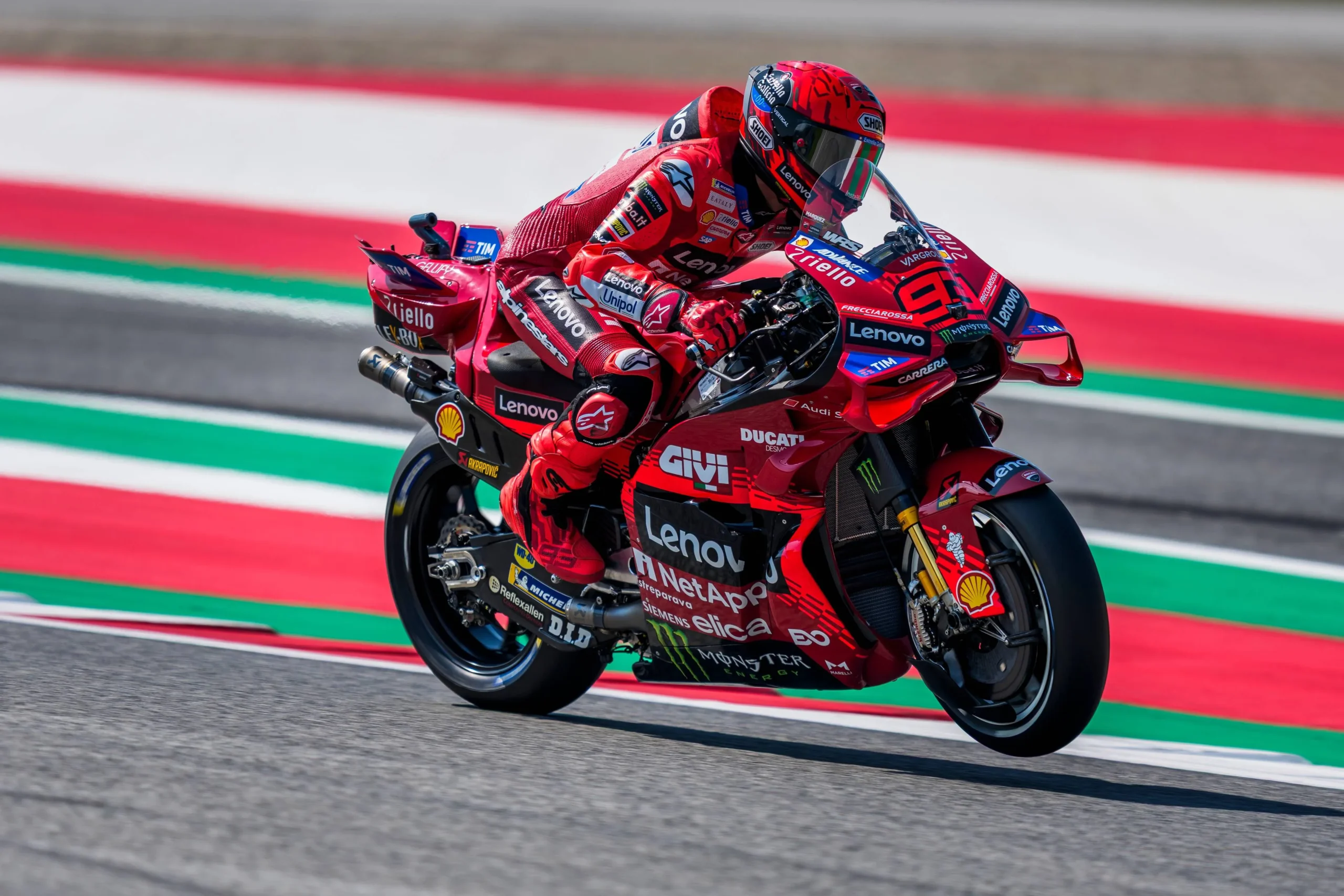 Marc Marquez’den Yarış Hakemlerine Gönderme: “Kırmızı Çizgiyi Aşağı Çektiler!”