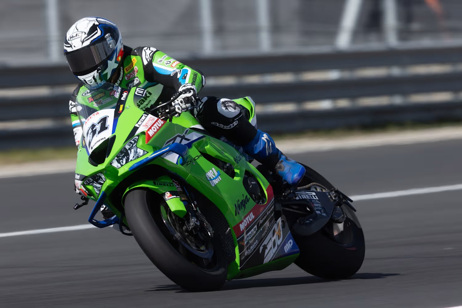 Gerloff’tan Güçlü Geri Dönüş: Kawasaki ile Ducati’lerin Ardında En İyisi