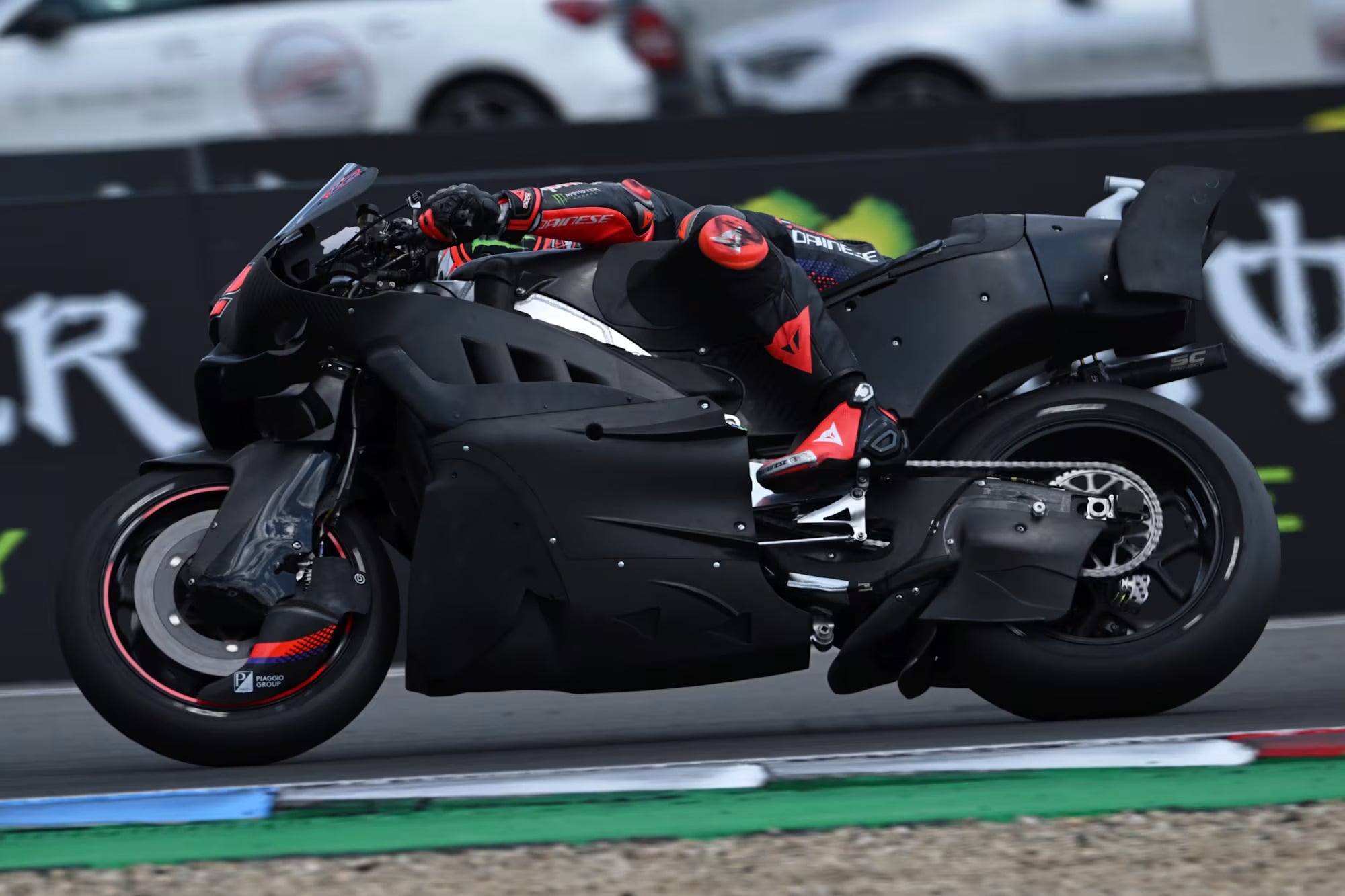 Bezzecchi ve Aprilia’dan Umut Veren Test: Yeni MotoGP Prototipi Zirvede Sadece 3 Saniye!